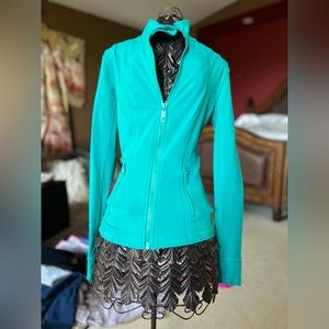 Kirkland signature lululemon look alike jacket.